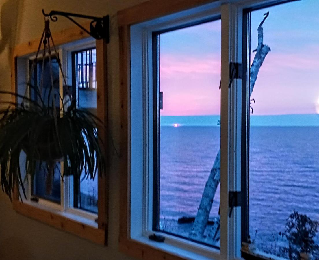 Cliff Dweller On Lake Superior Tofte Eksteriør billede