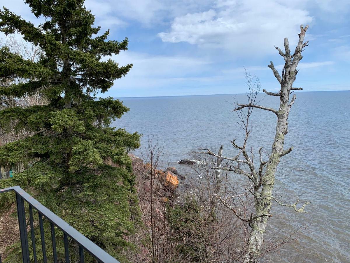 Cliff Dweller On Lake Superior Tofte Eksteriør billede